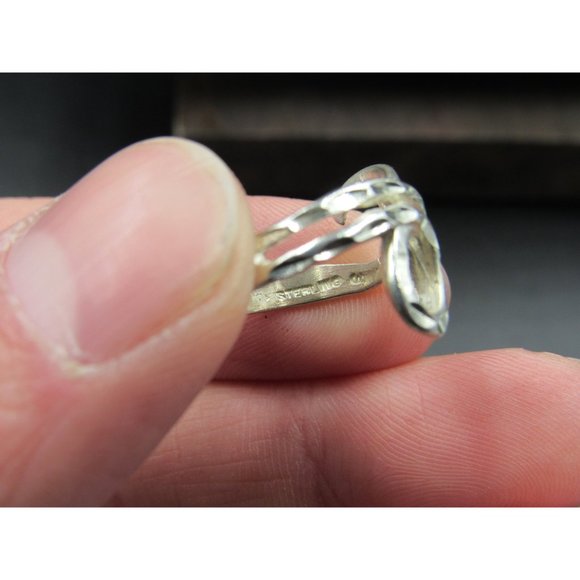 Size 4.5 Sterling Silver Diamond Cut Heart Love Band Ring - Picture 4 of 7